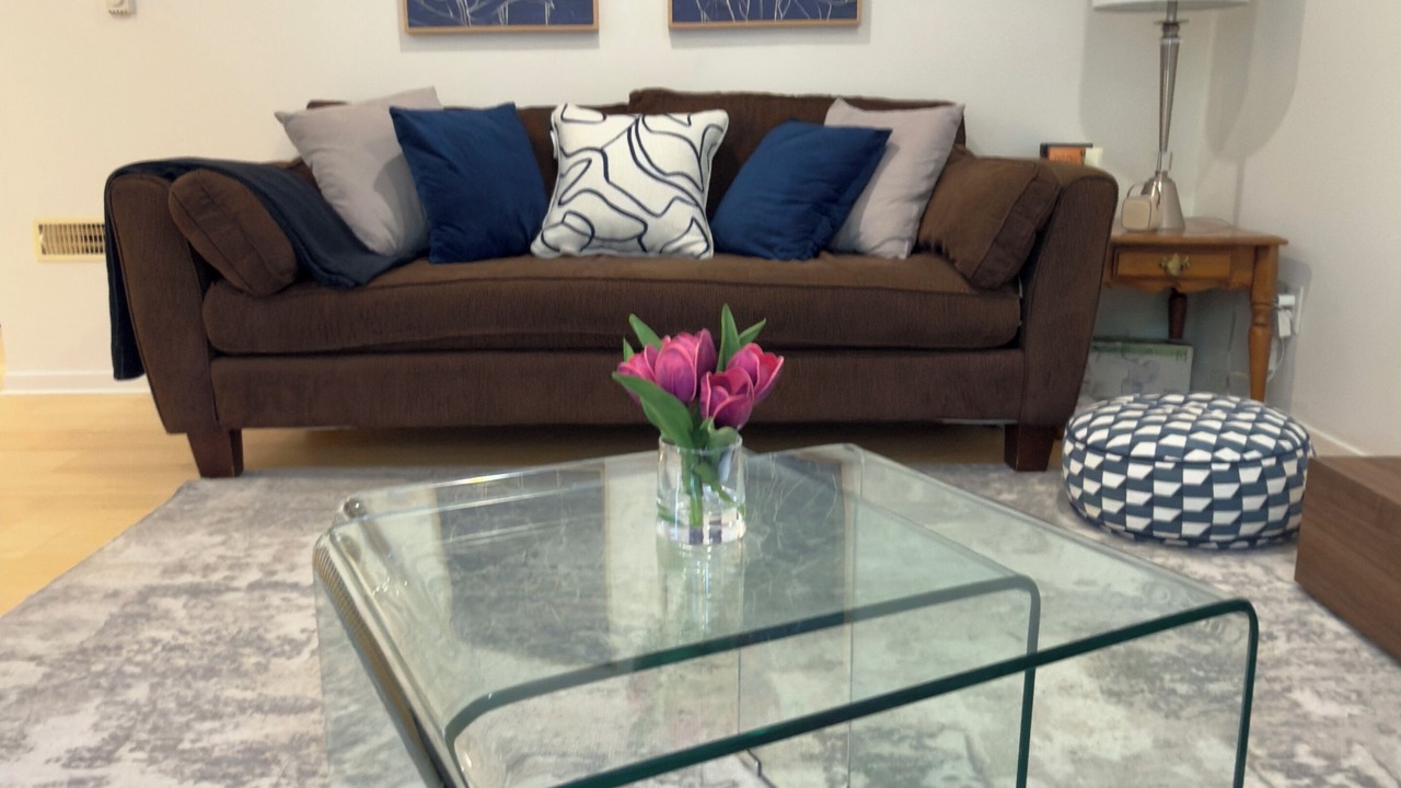 Photo of Livingroom in Saanich East
