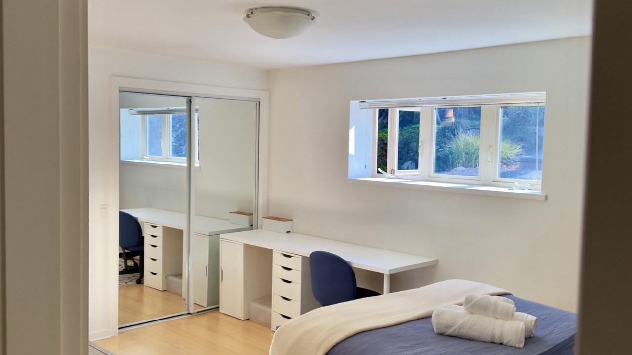 Photo of Bedroom in Saanich East