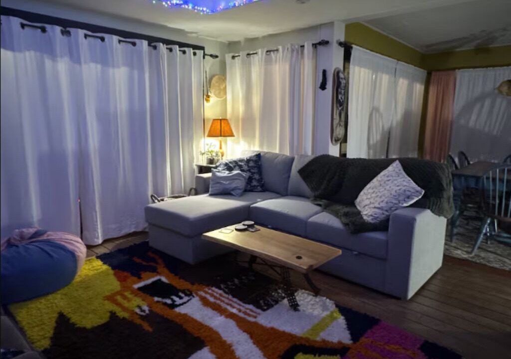Photo of Livingroom in Cowichan Bay