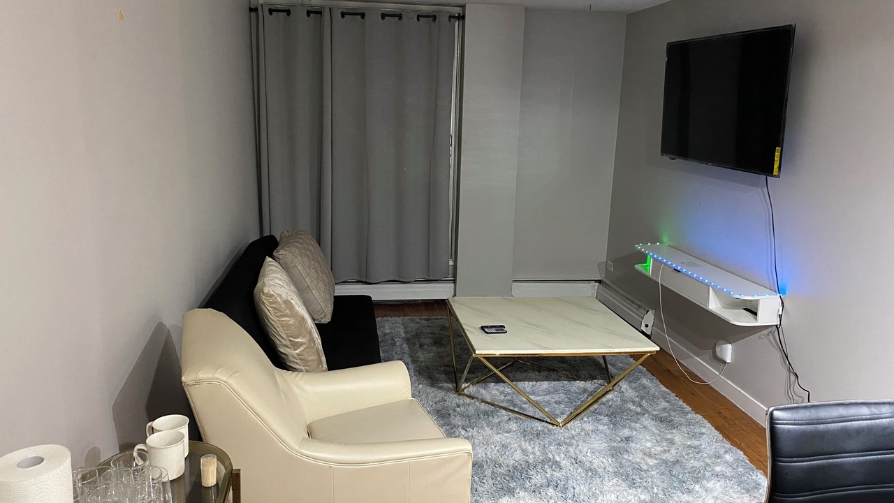 Photo of Livingroom in Mount Royal