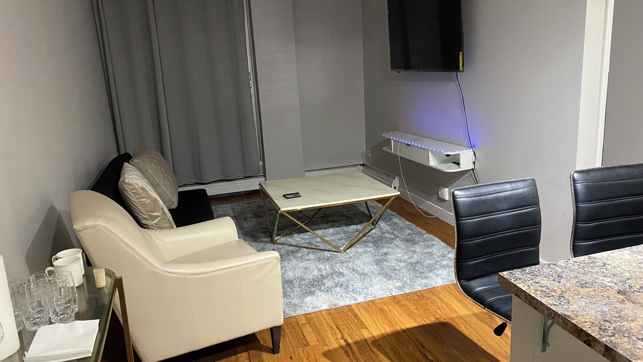 Photo of Livingroom in Mount Royal