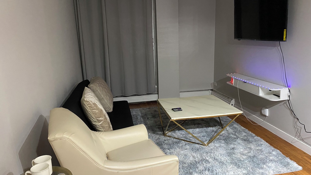 Photo of Livingroom in Mount Royal