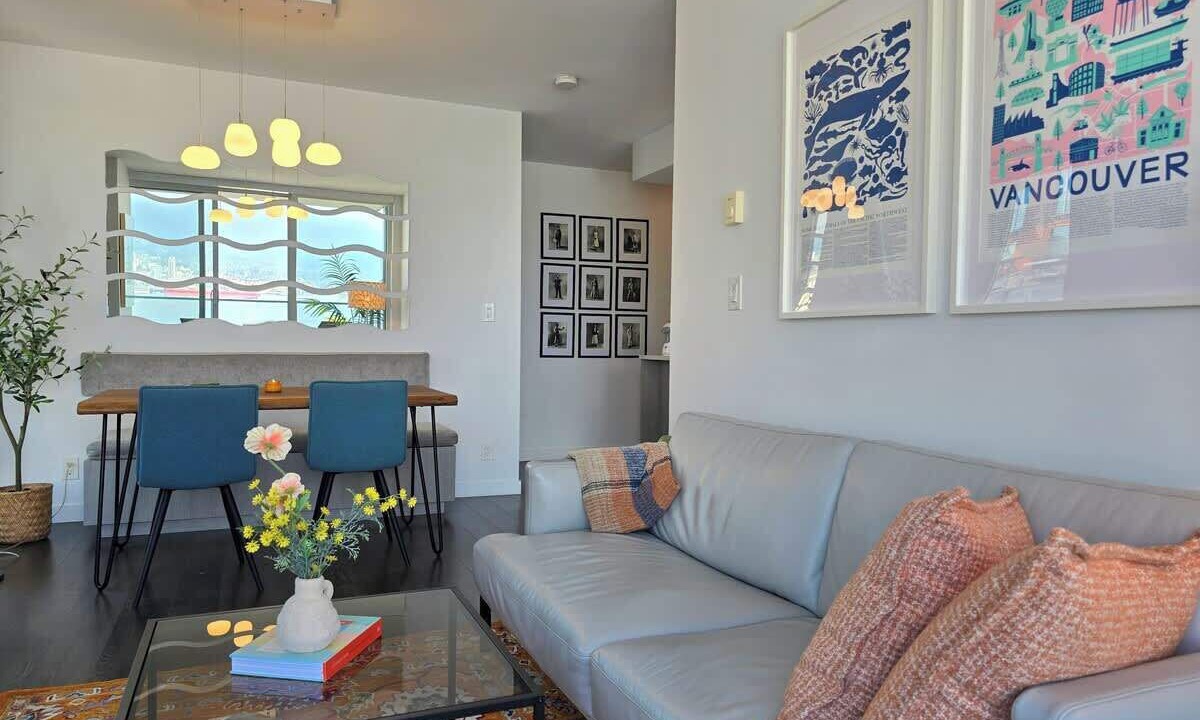 Photo of Livingroom in Downtown Eastside