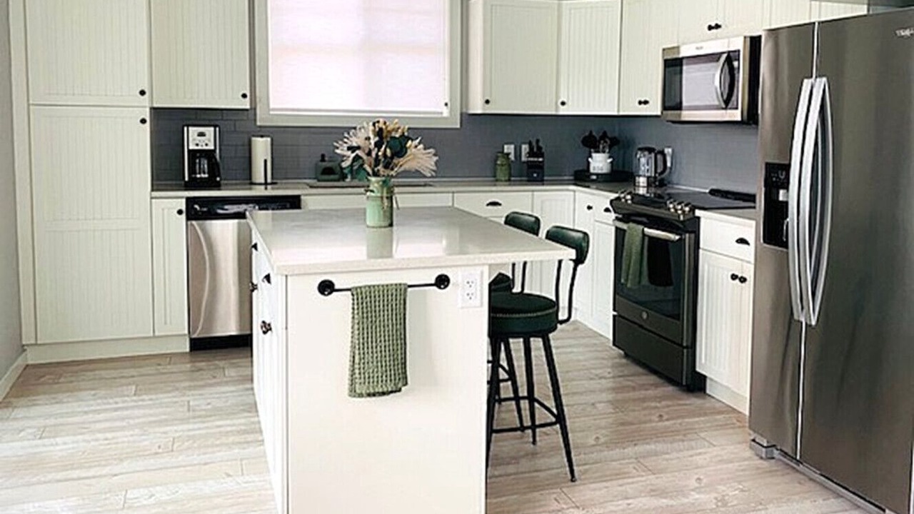 Photo of Kitchen in Okanagan-Similkameen