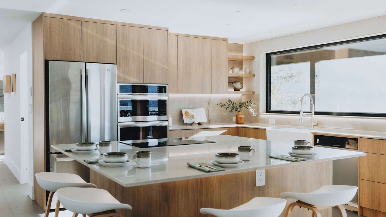 Photo of Kitchen in District of North Vancouver