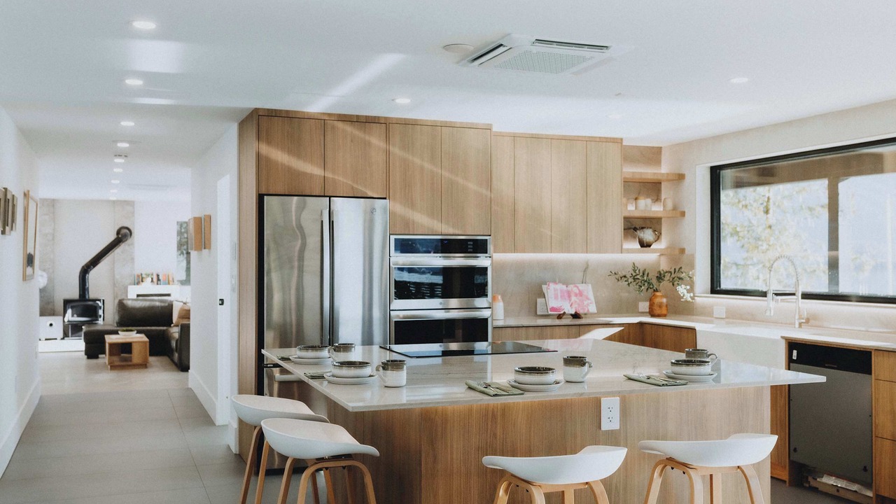 Photo of Kitchen in District of North Vancouver