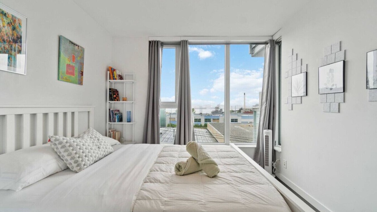 Photo of Bedroom in Downtown Eastside