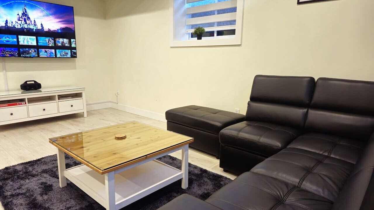 Photo of Livingroom in Guildford