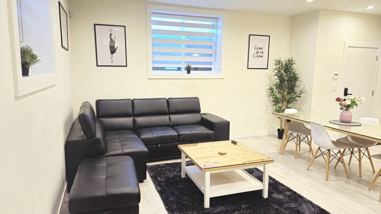 Photo of Livingroom in Guildford