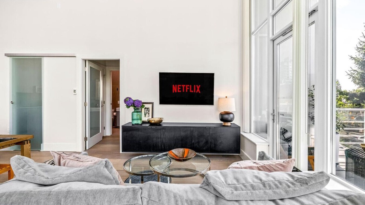 Photo of Livingroom in Lower Lonsdale