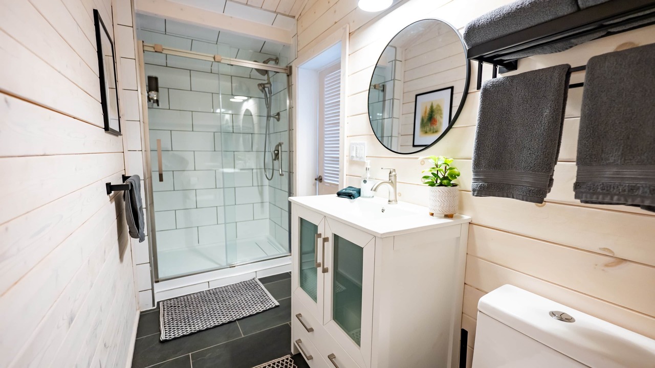 Photo of Bathroom in Port Rowan