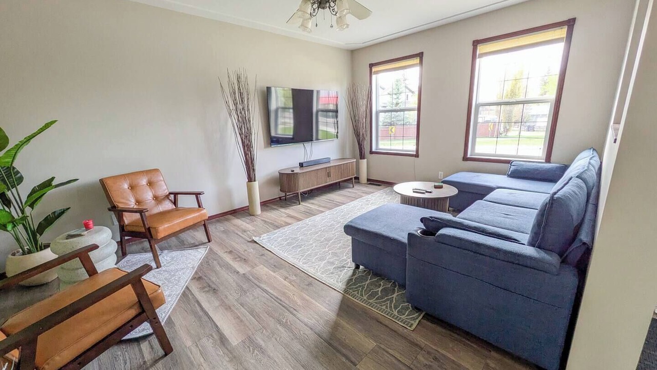 Photo of Livingroom in Sylvan Lake