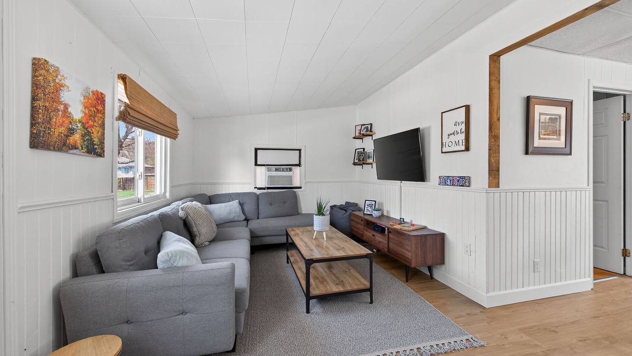 Photo of Livingroom in Turkey Point
