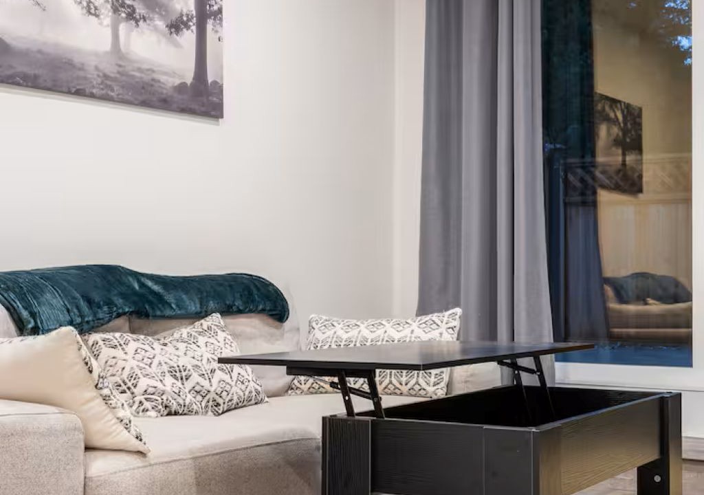 Photo of Livingroom in Langley