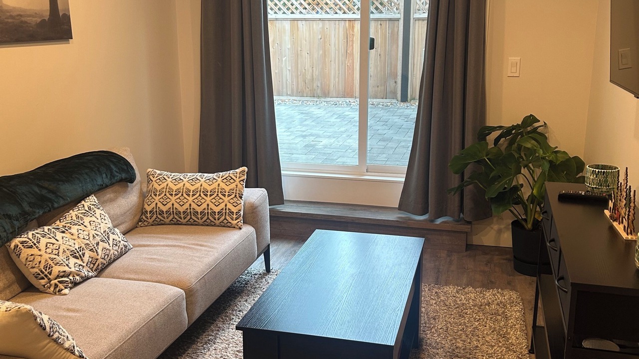 Photo of Livingroom in Langley