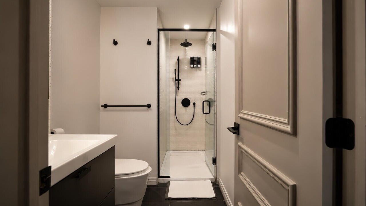 Photo of Bathroom in Shaughnessy Village