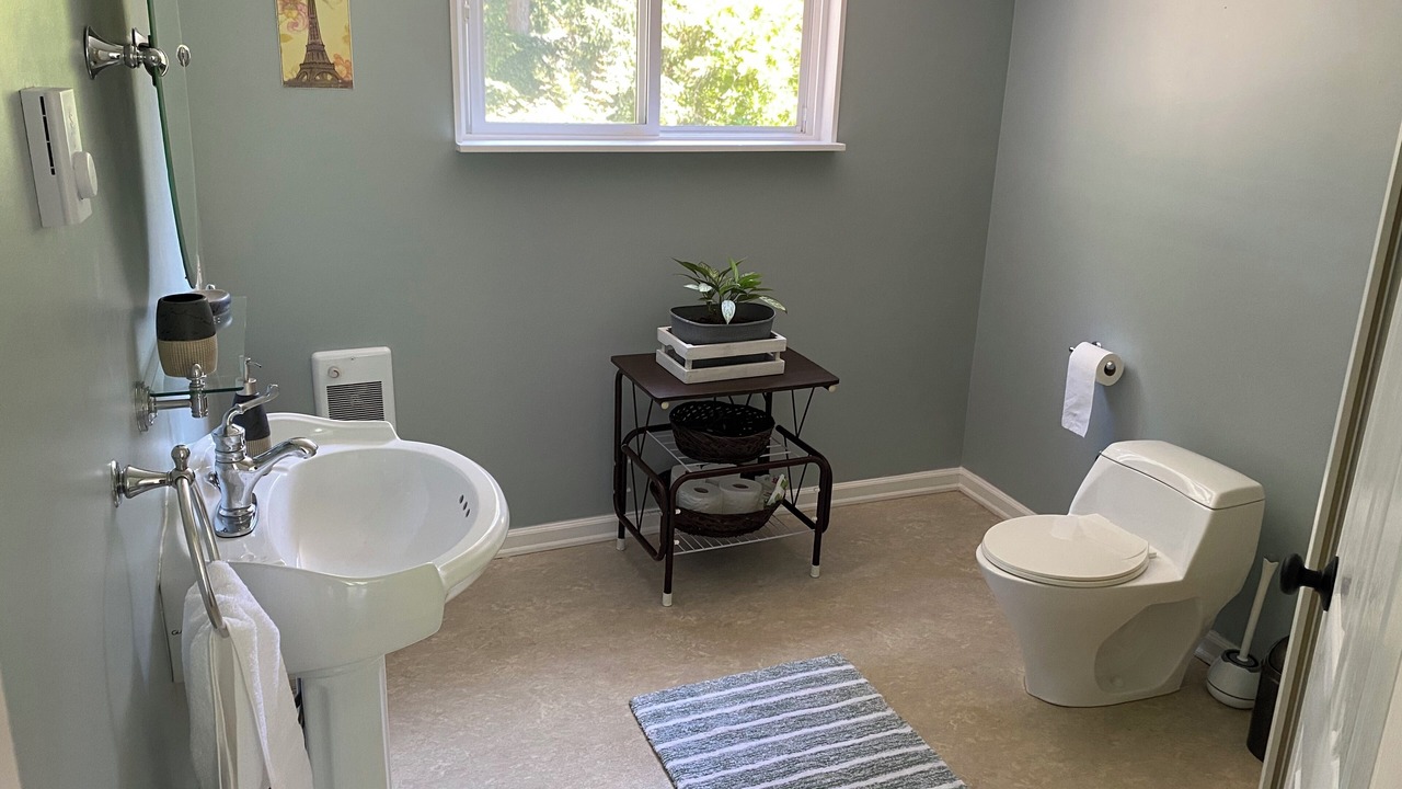 Photo of Bathroom in Delta