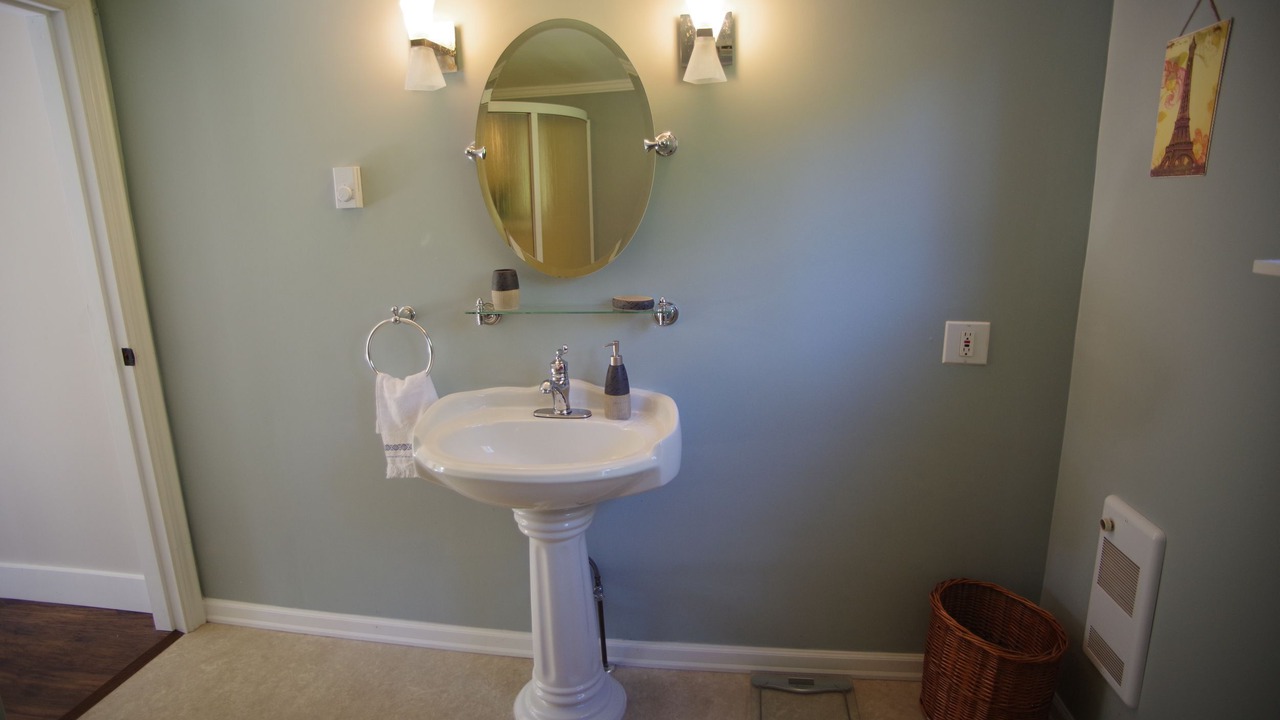 Photo of Bathroom in Delta