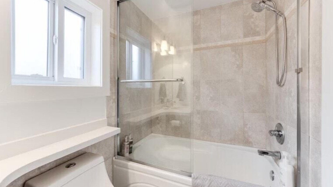 Photo of Bathroom in Oakridge