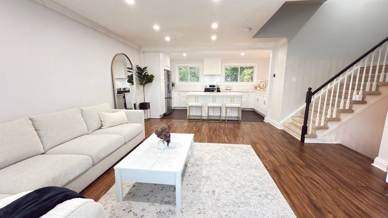 Photo of Livingroom in Durham Region
