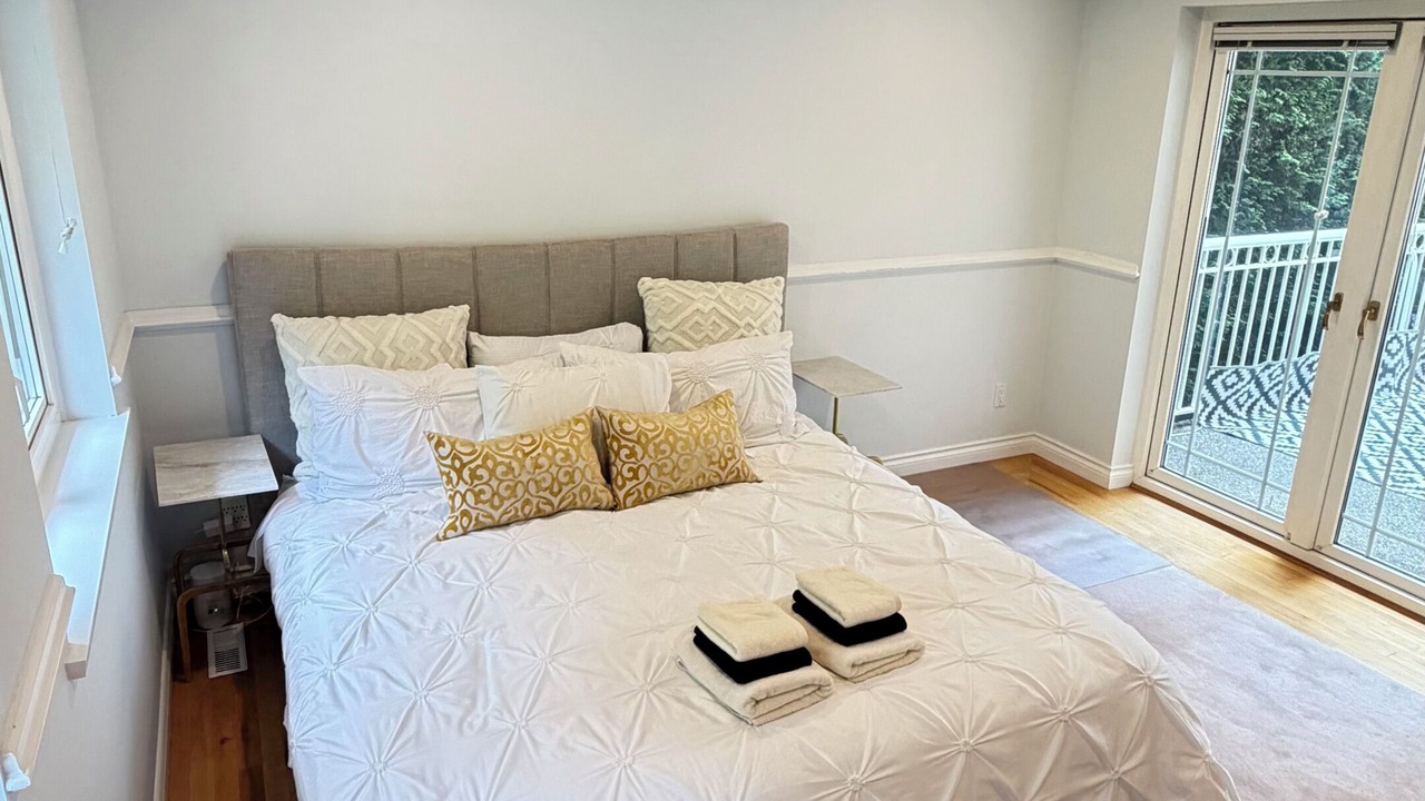 Photo of Bedroom in Caulfeild