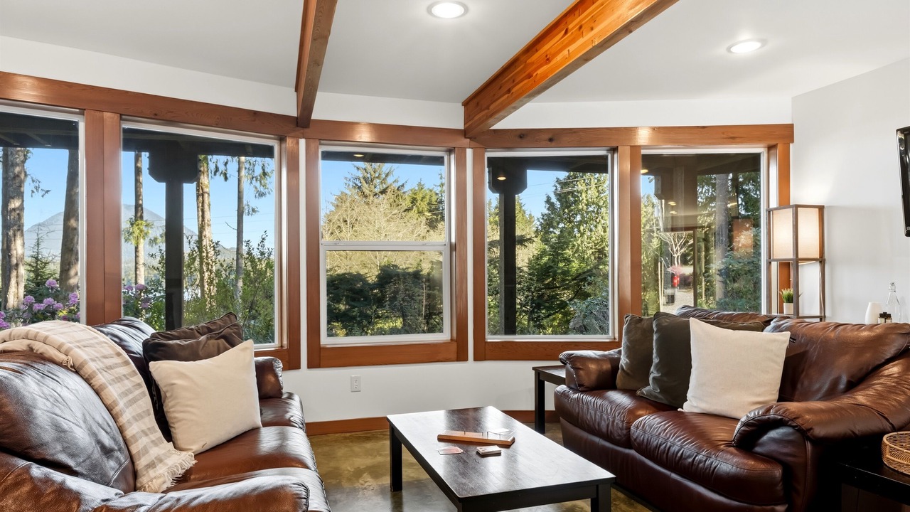 Photo of Livingroom in Tofino
