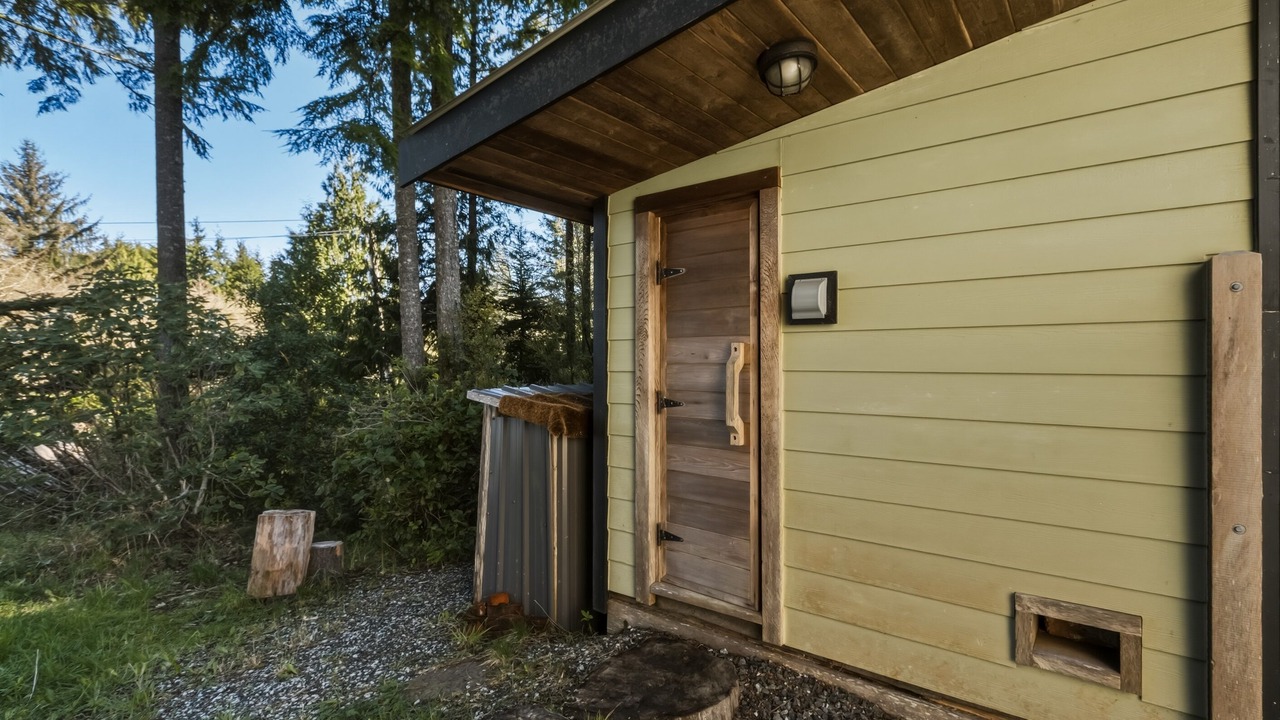 Photo of Others in Tofino
