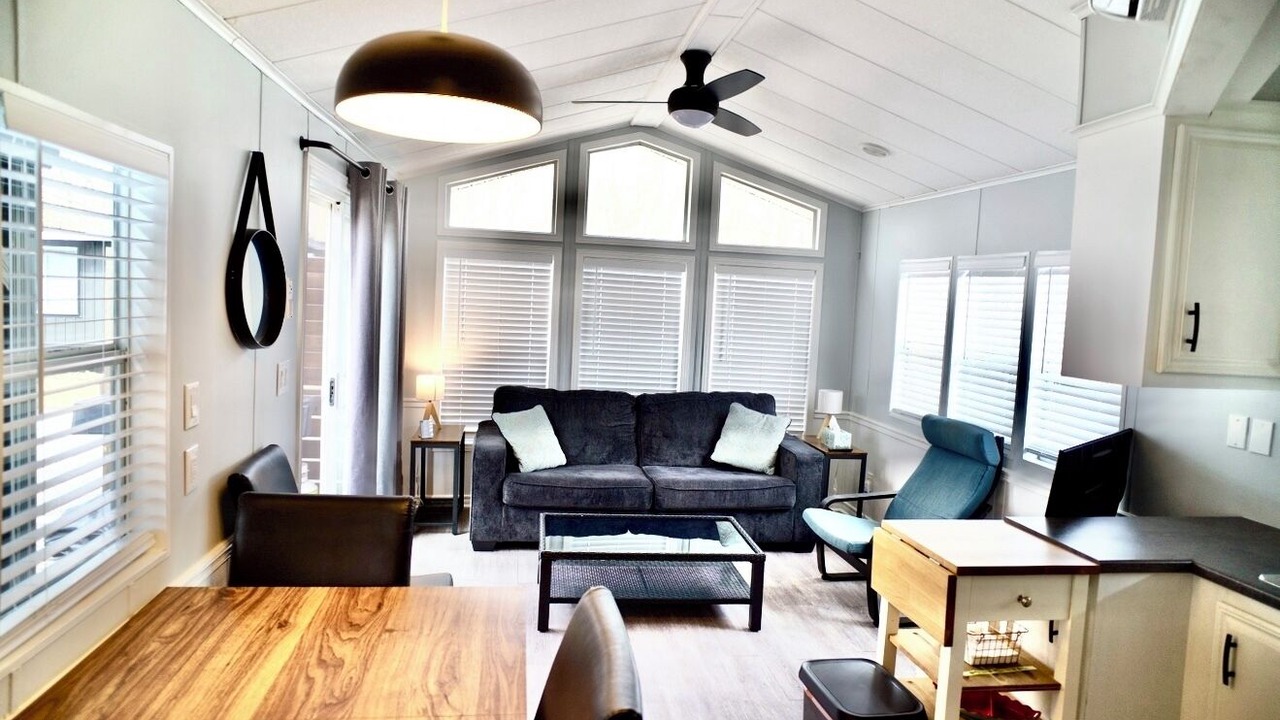 Photo of Livingroom in Sherkston