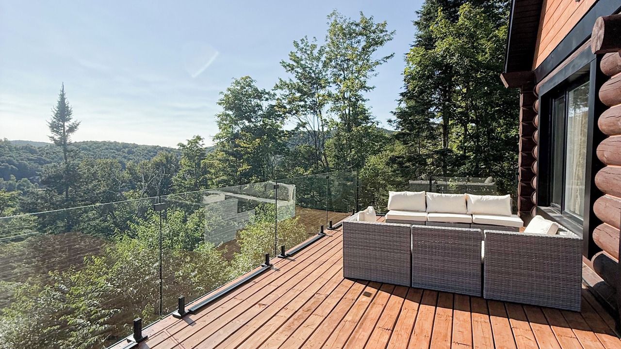 Photo of Patio Balcony in Saint-Faustin-Lac-Carre