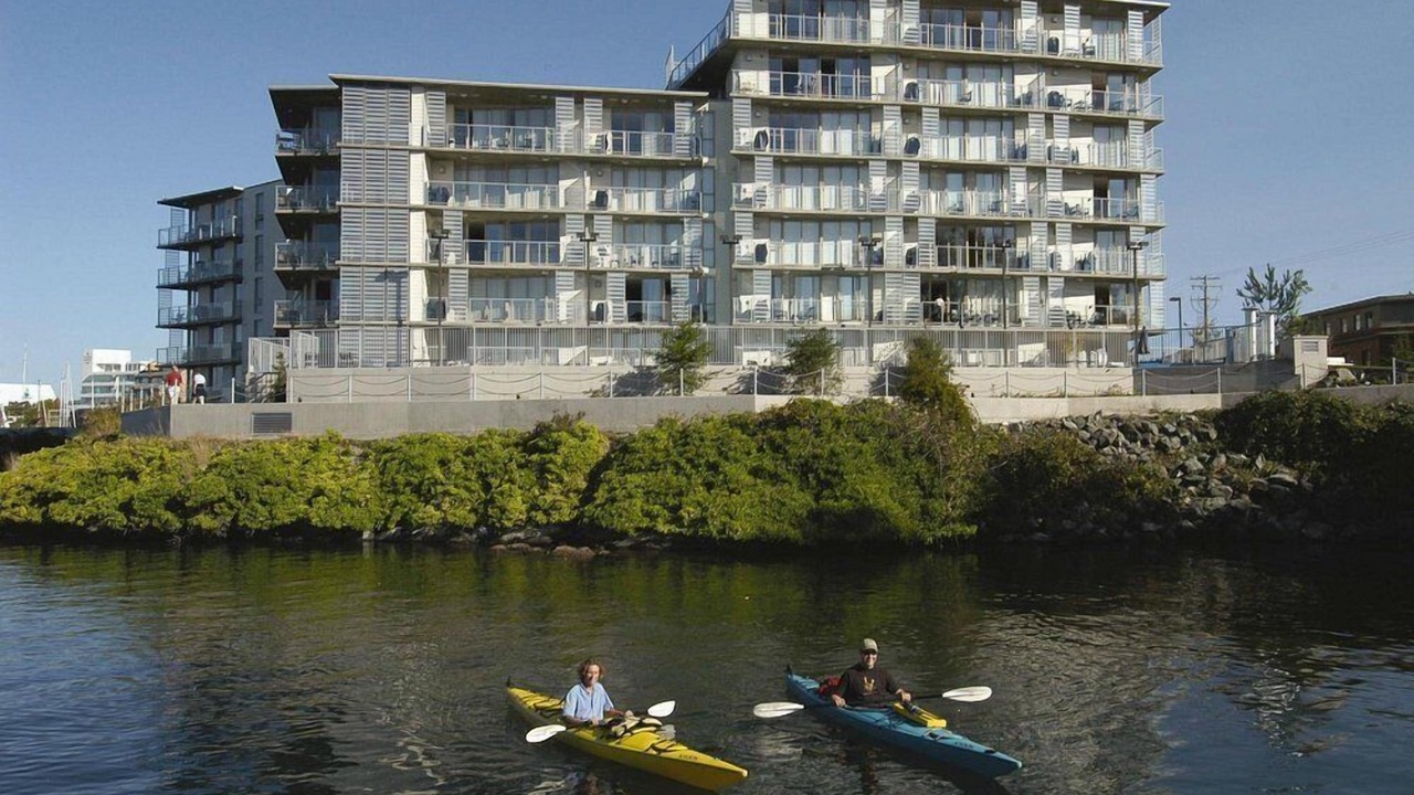 Photo of Others in James Bay