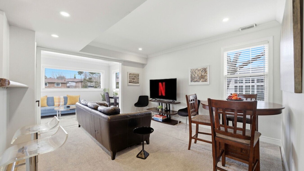 Photo of Livingroom in Pickering