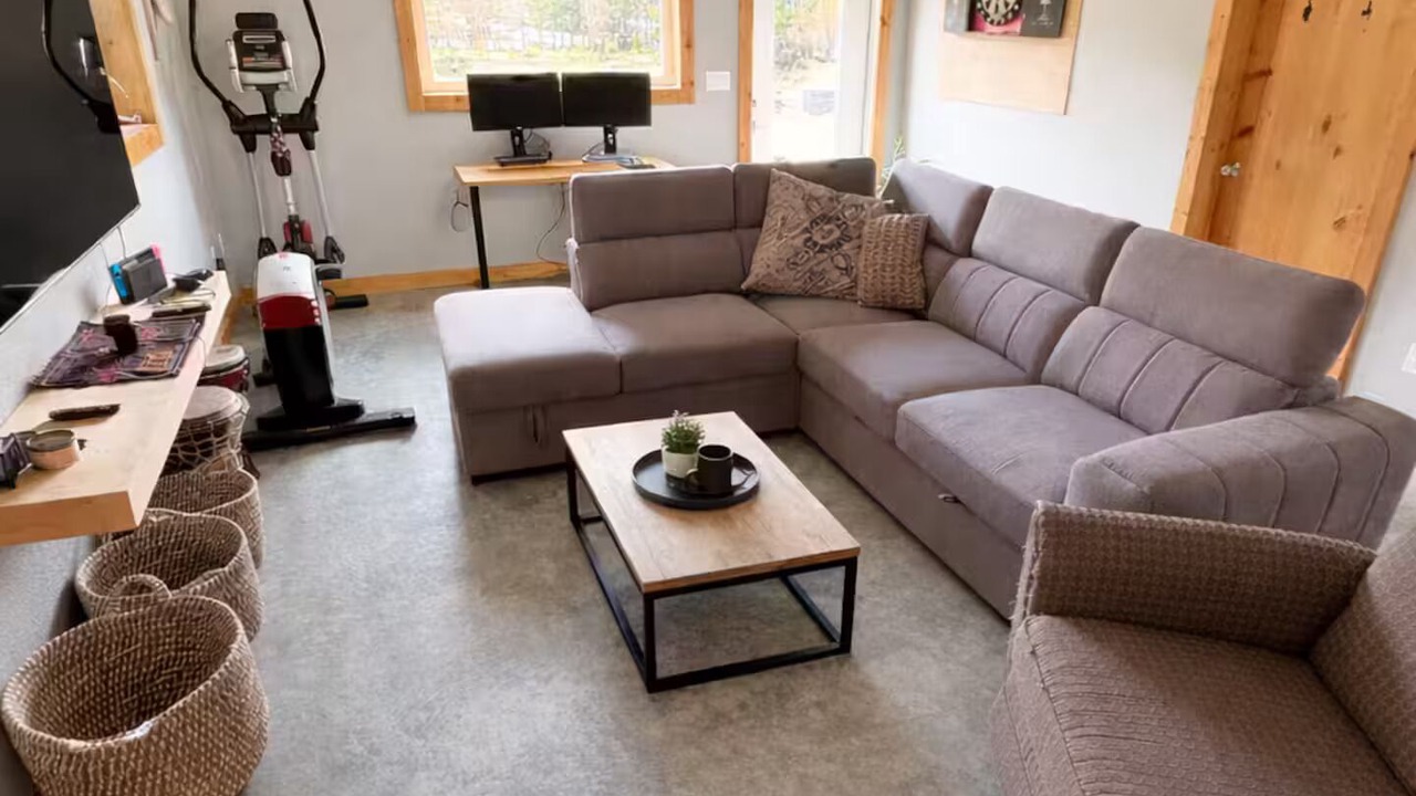 Photo of Livingroom in East Kootenay