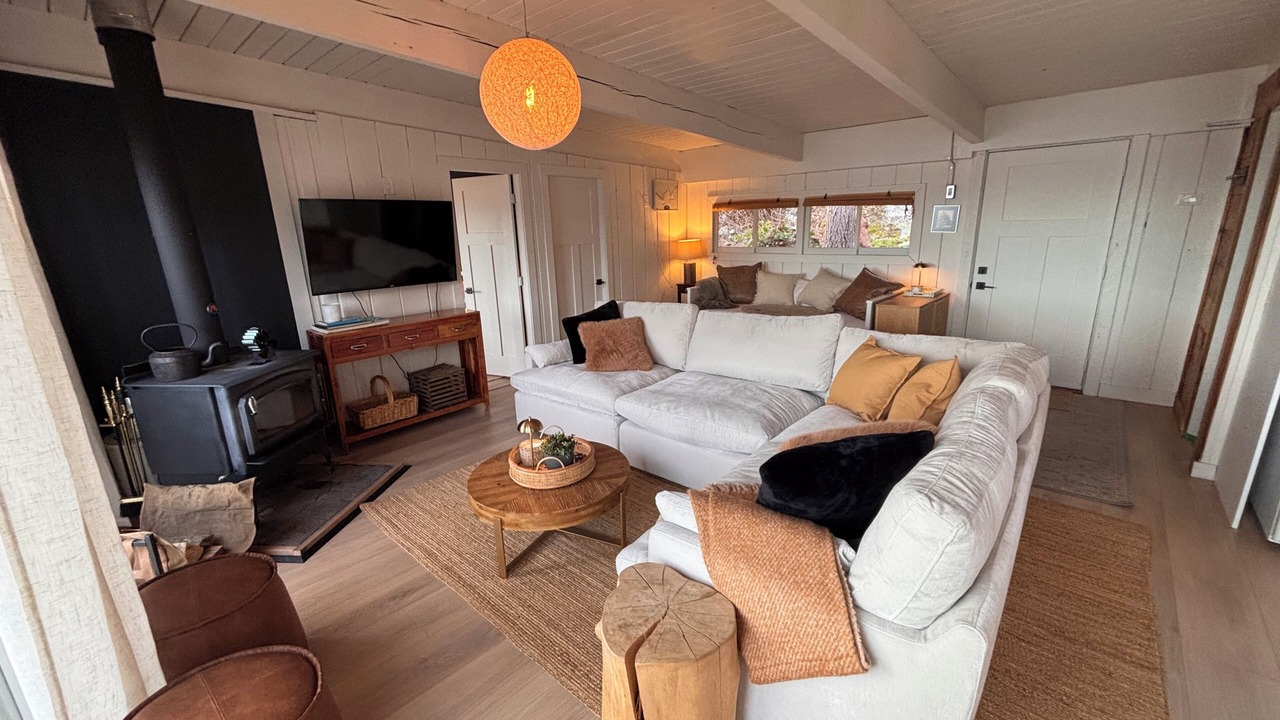 Photo of Bedroom in Bowen Island
