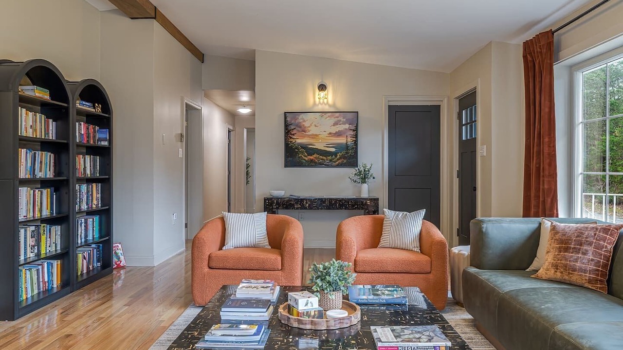 Photo of Livingroom in Lamoine