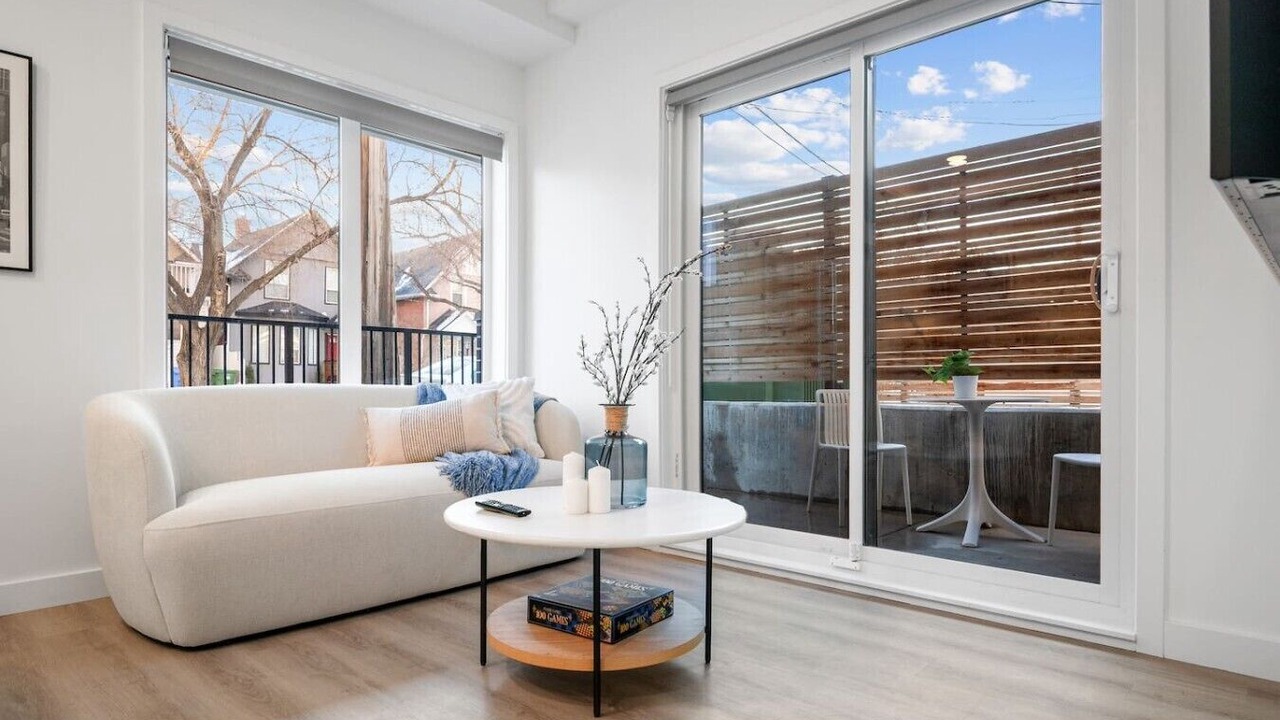 Photo of Livingroom in Crescent Heights