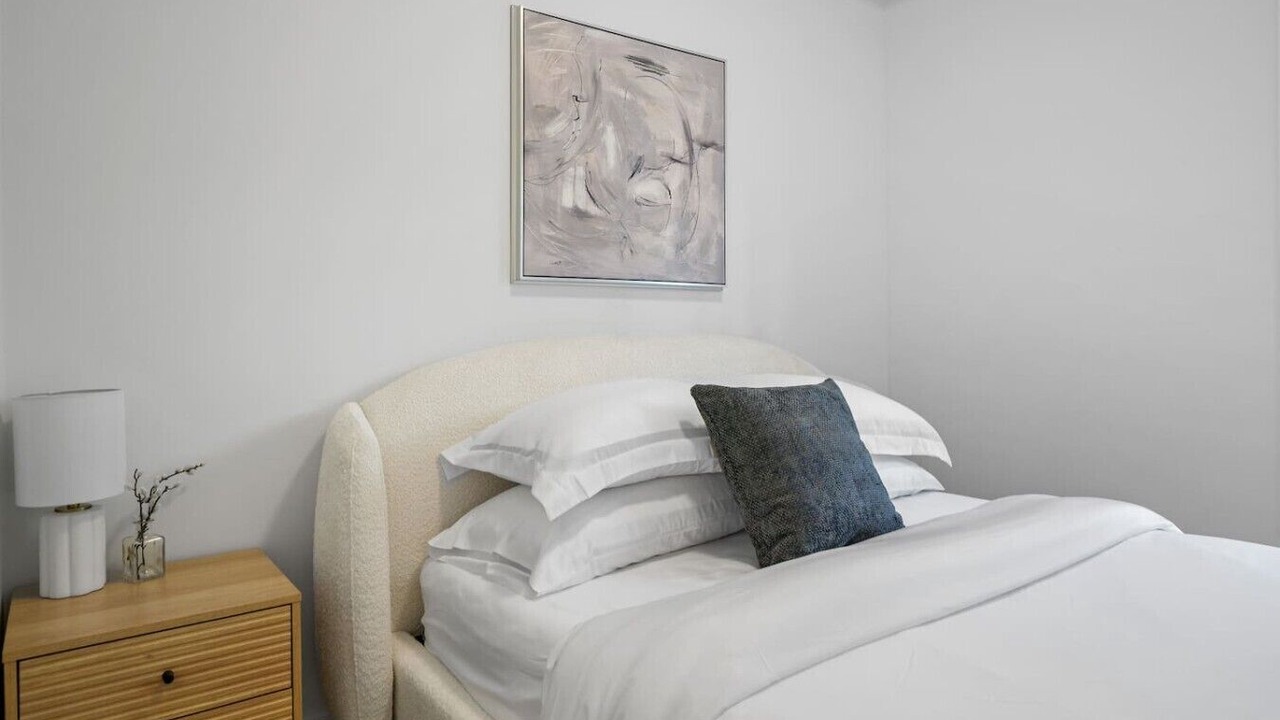 Photo of Bedroom in Crescent Heights