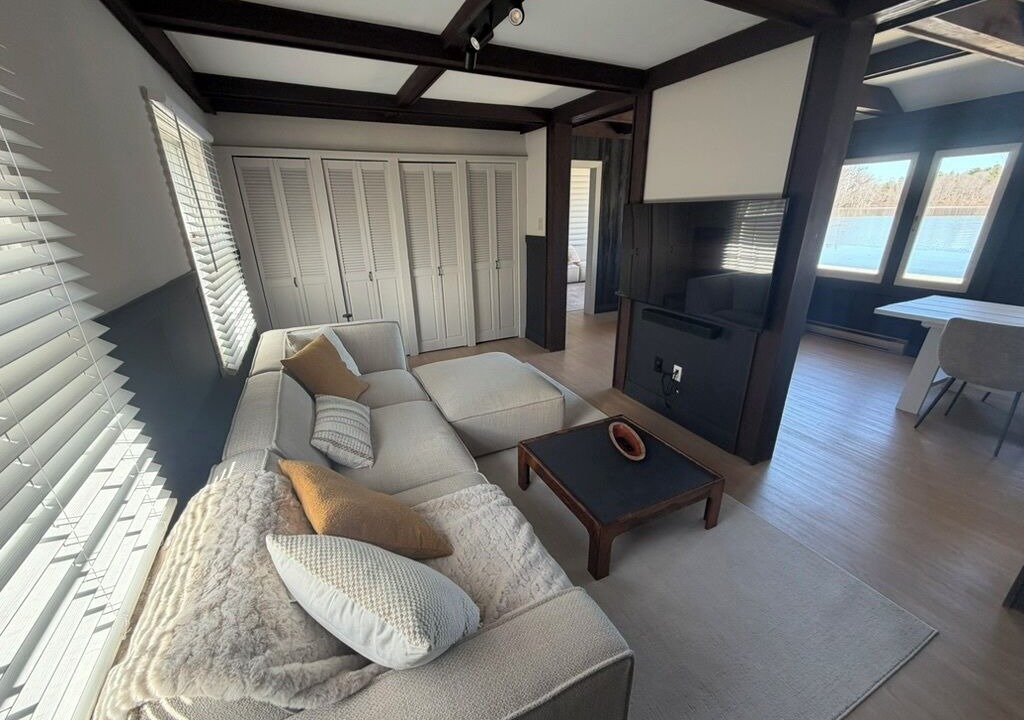 Photo of Livingroom in Fabreville