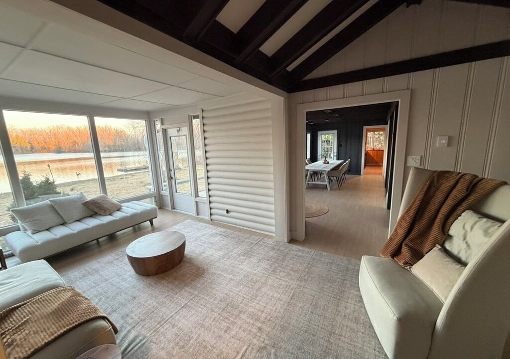 Photo of Livingroom in Fabreville