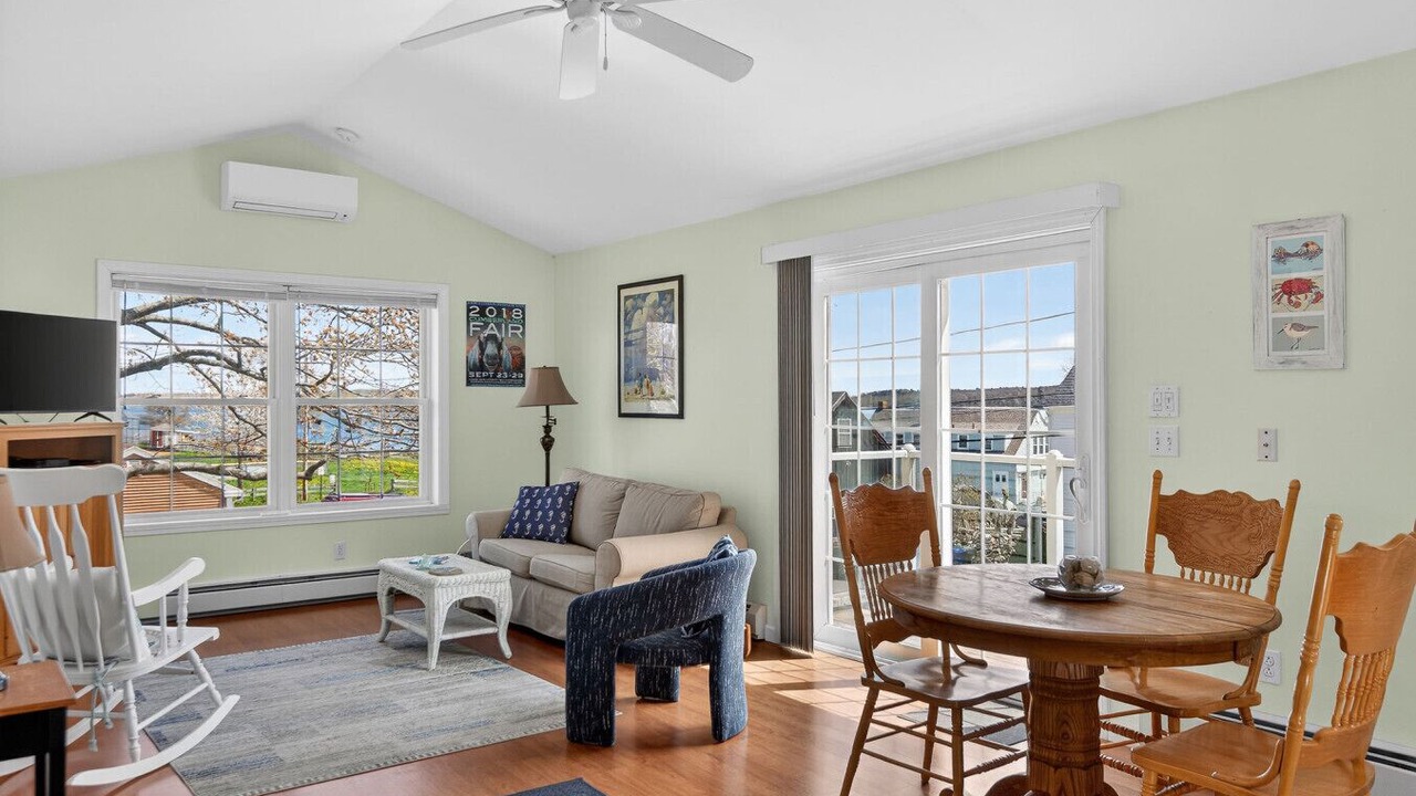 Photo of Livingroom in Willard