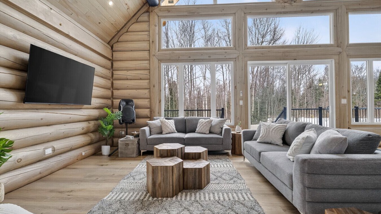 Photo of Livingroom in Amherst