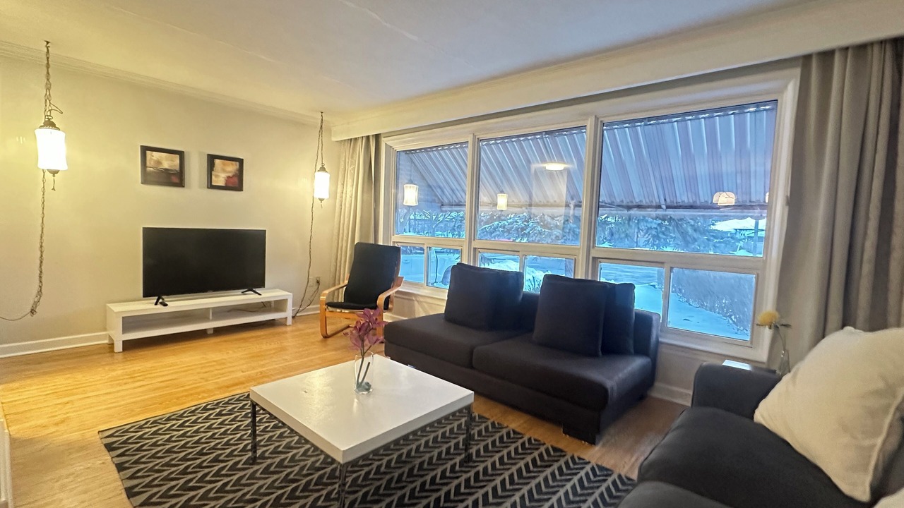 Photo of Livingroom in Willowdale
