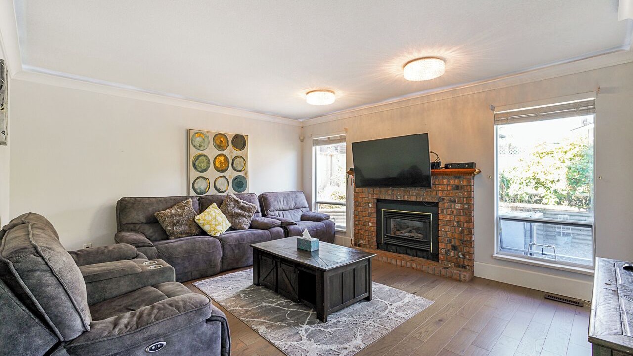 Photo of Livingroom in Fleetwood