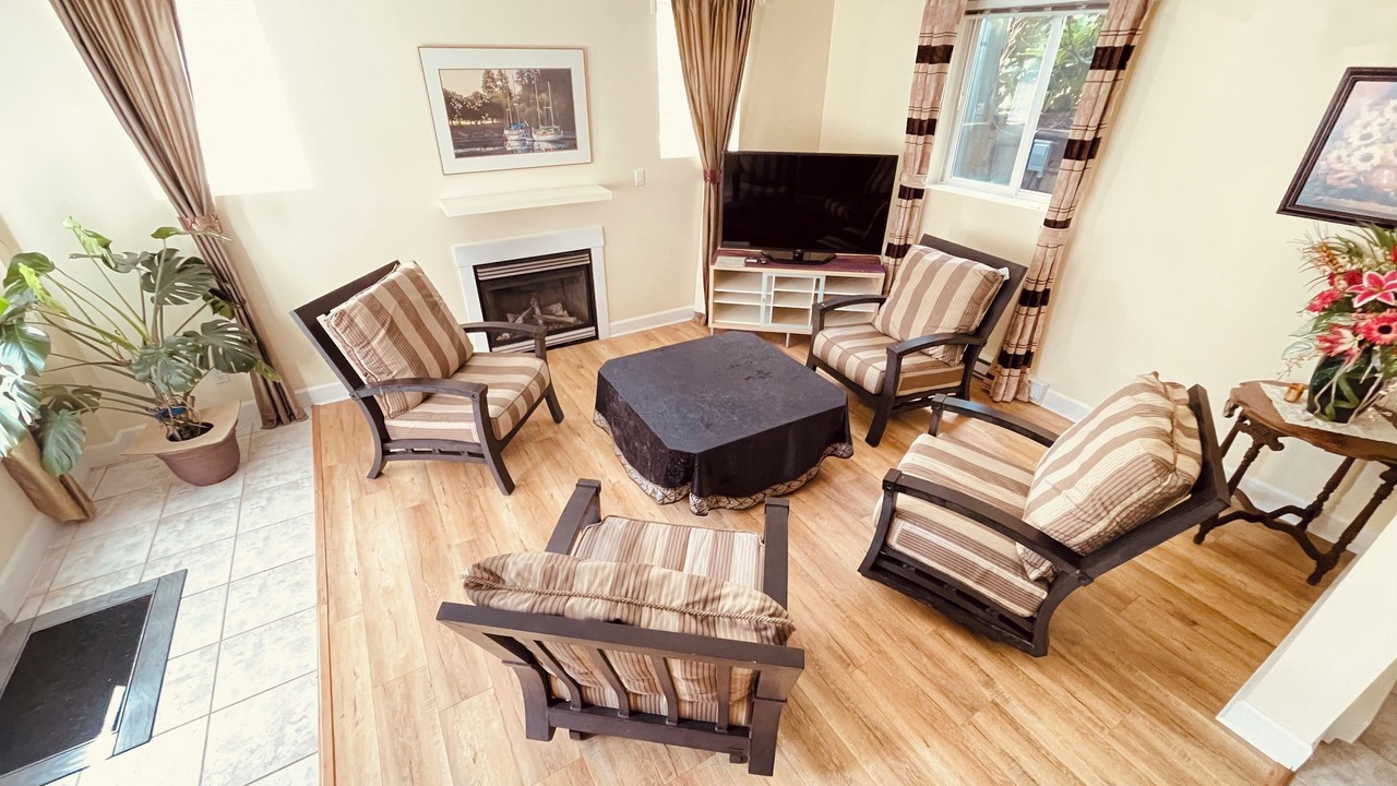 Photo of Livingroom in Anmore