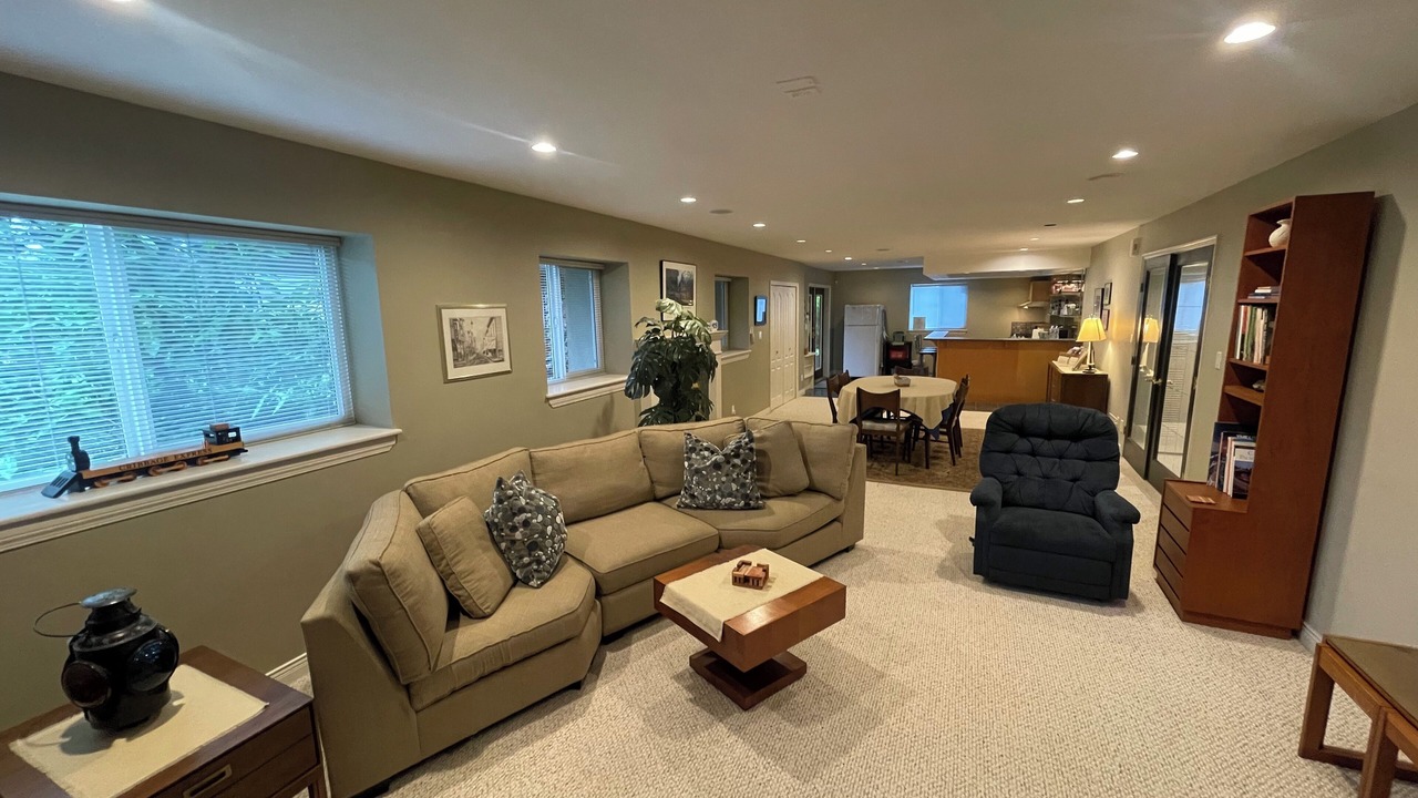 Photo of Livingroom in Guildford