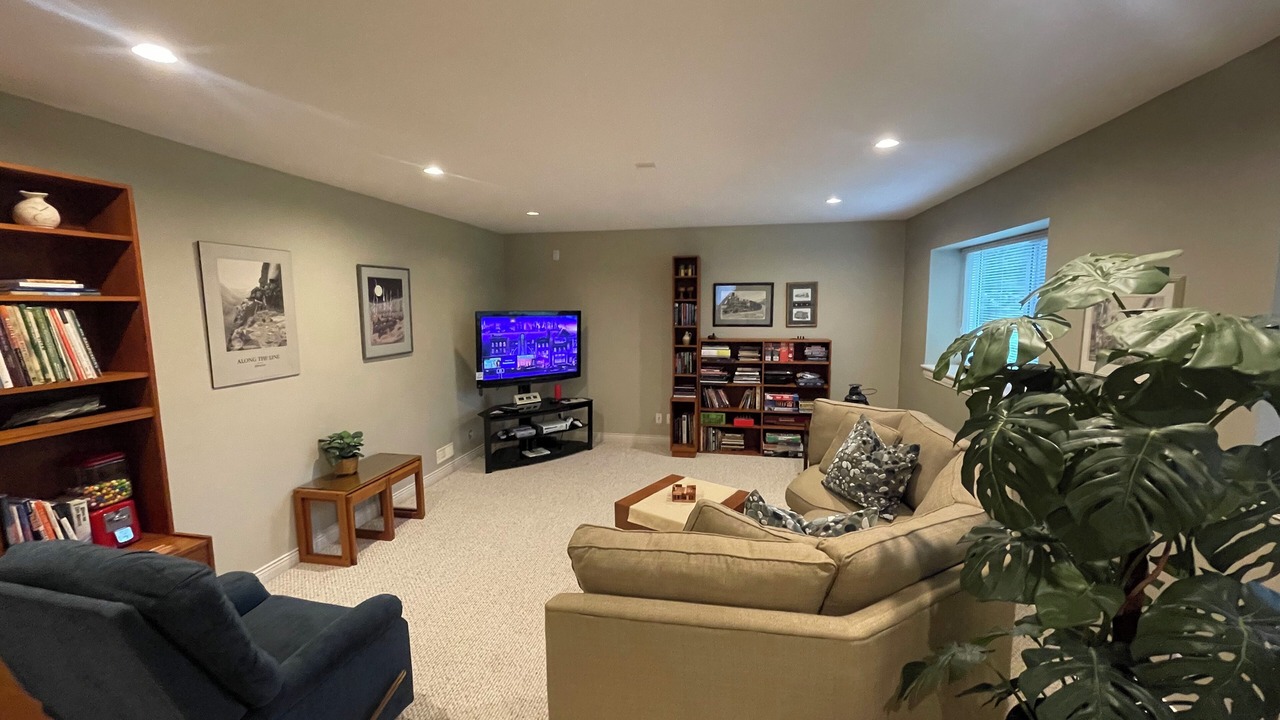 Photo of Livingroom in Guildford