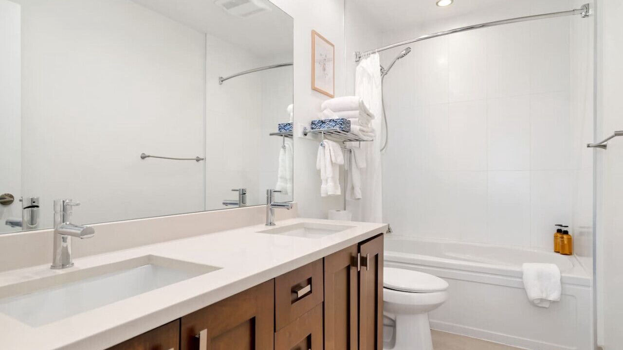 Photo of Bathroom in Harrison Hot Springs