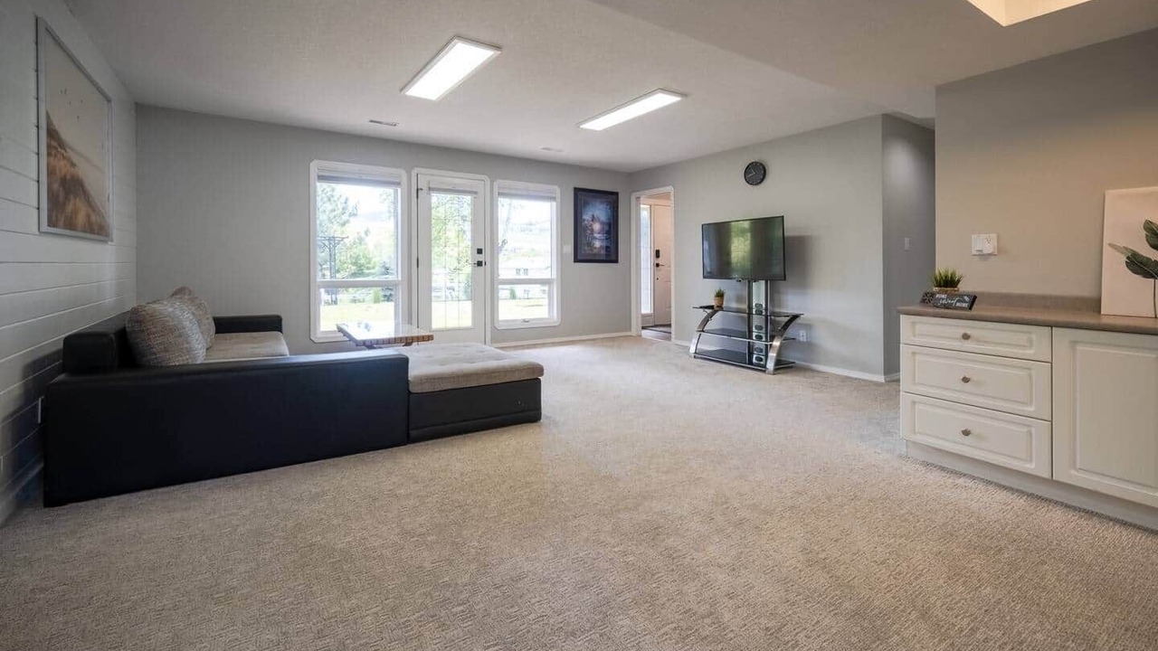 Photo of Livingroom in Vernon