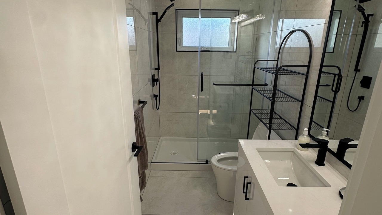 Photo of Bathroom in Sunset