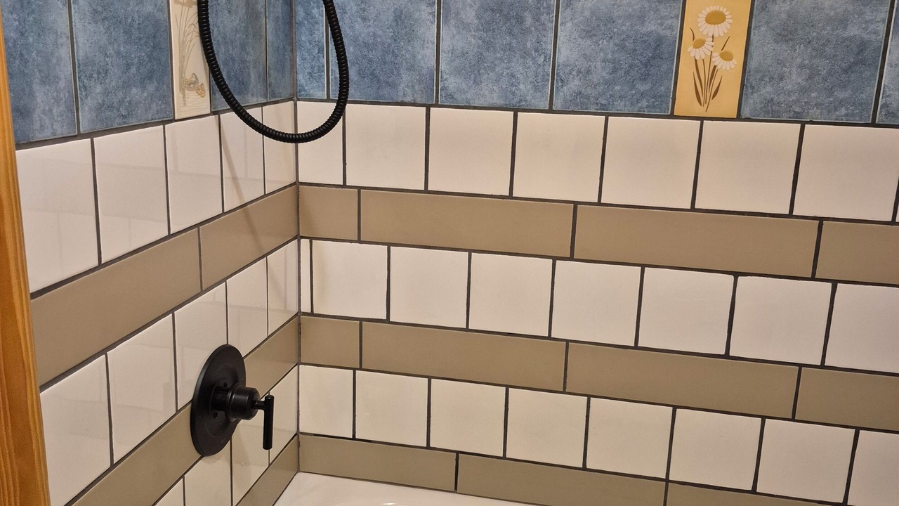Photo of Bathroom in Mansons Landing