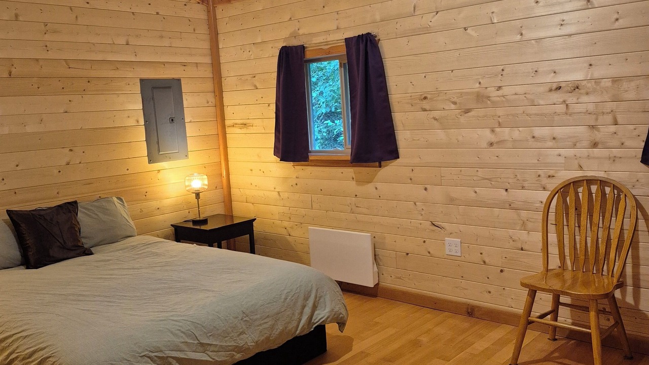 Photo of Bedroom in Mansons Landing